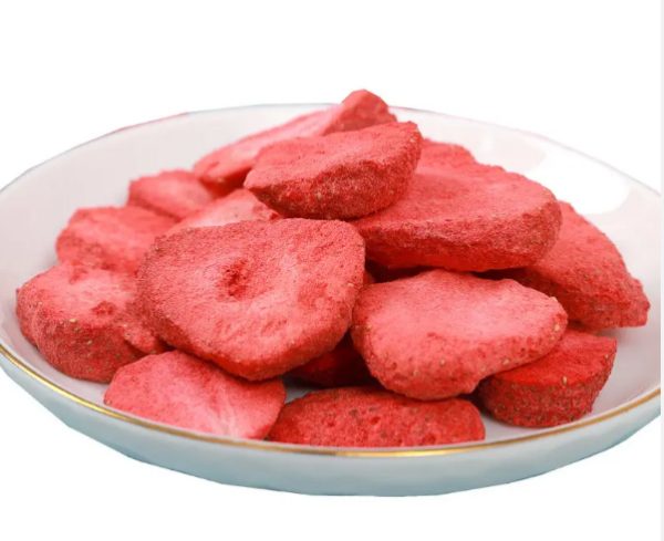 Freeze dried strawberry slice